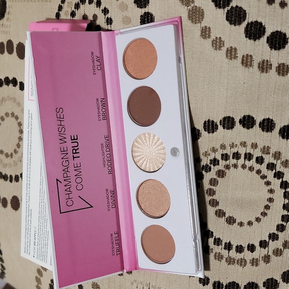 Ofra Signature Palette Luxe Eyeshadow and Face Palette - Picture 1 of 6